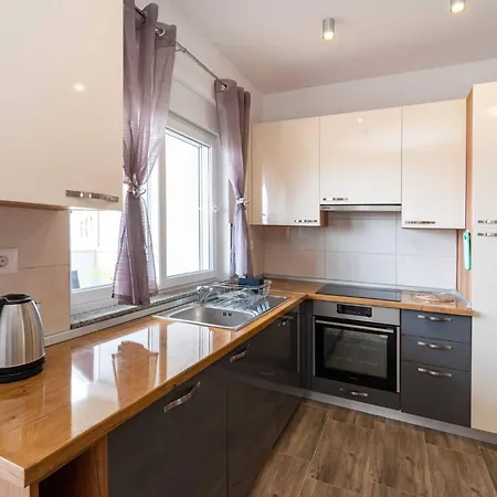 My Dalmatia - Blagdan Two With Private Parking