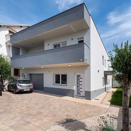 My Dalmatia - Blagdan Two With Private Parking Apartment Zadar