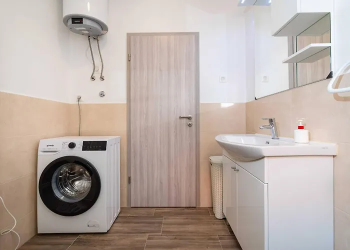 My Dalmatia - Blagdan Two With Private Parking Apartman Zadar