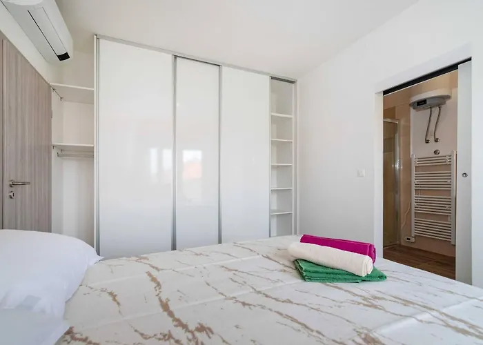Apartman My Dalmatia - Blagdan Two With Private Parking Zadar
