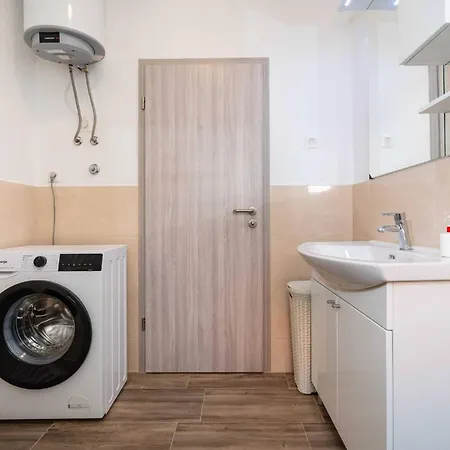 My Dalmatia - Blagdan Two With Private Parking Apartament Zadar