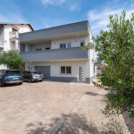 My Dalmatia - Blagdan Two With Private Parking Apartament *