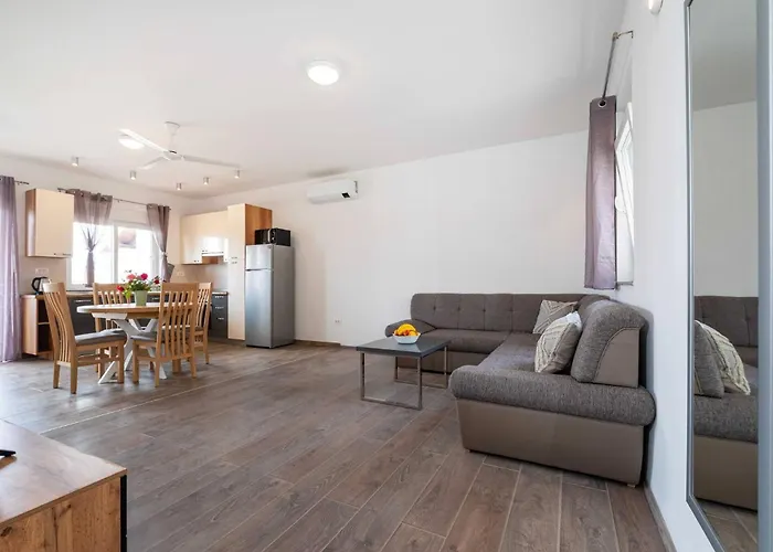 My Dalmatia - Blagdan Two With Private Parking Daire Zadar